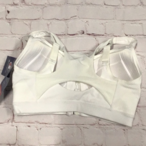 🌼CHAMPION  SPORTS BRA. Size 34DD. MAXIMUm SUPPORT. White . Racer back‎ w/ mesh - Picture 6 of 7